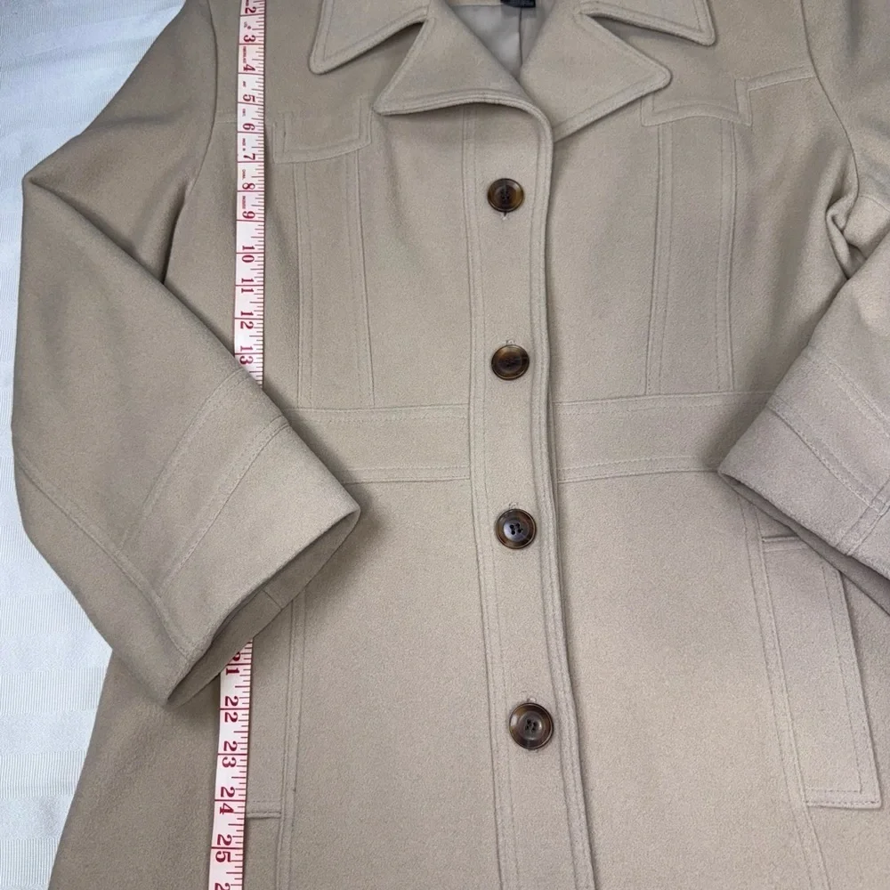 B. Moss Vintage Tan Wool Blend Women's Coat Size Large Button Front Collared
